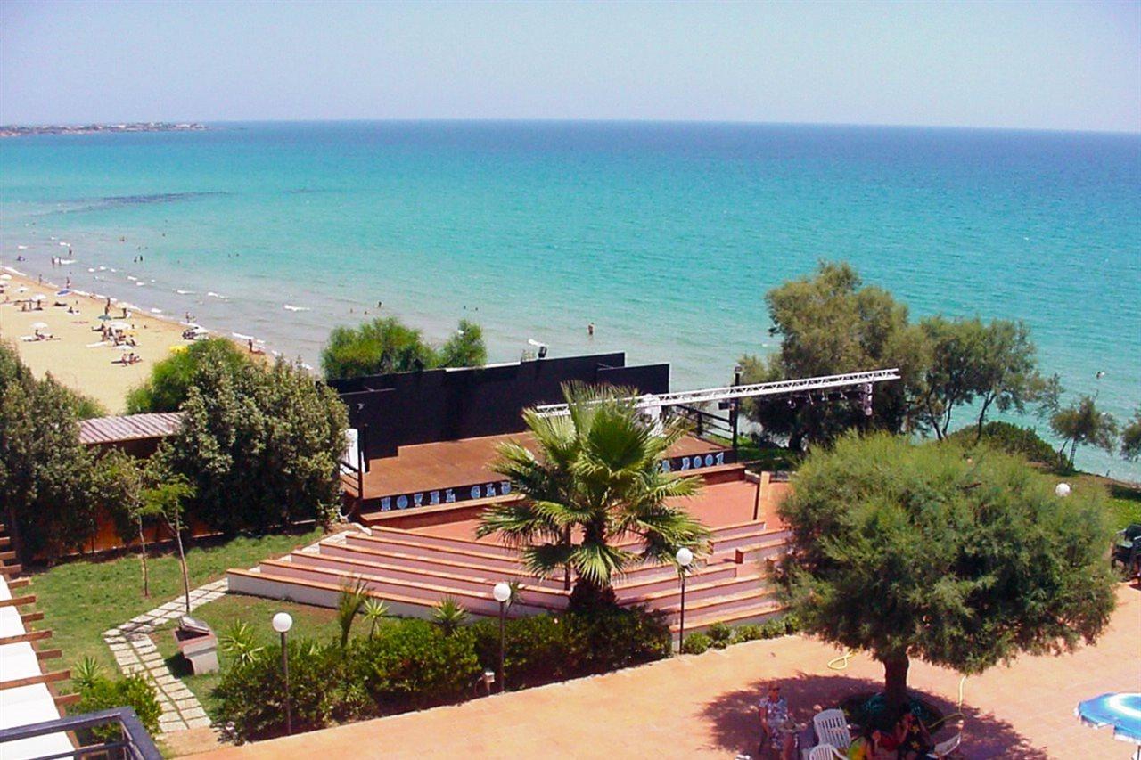 Futura Style Helios Hotel Noto Kültér fotó
